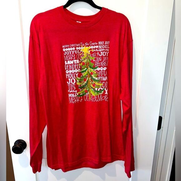 TULTEX BRAND WOMENS CHRISTMAS TREE TSHIRT - Picture 1 of 4
